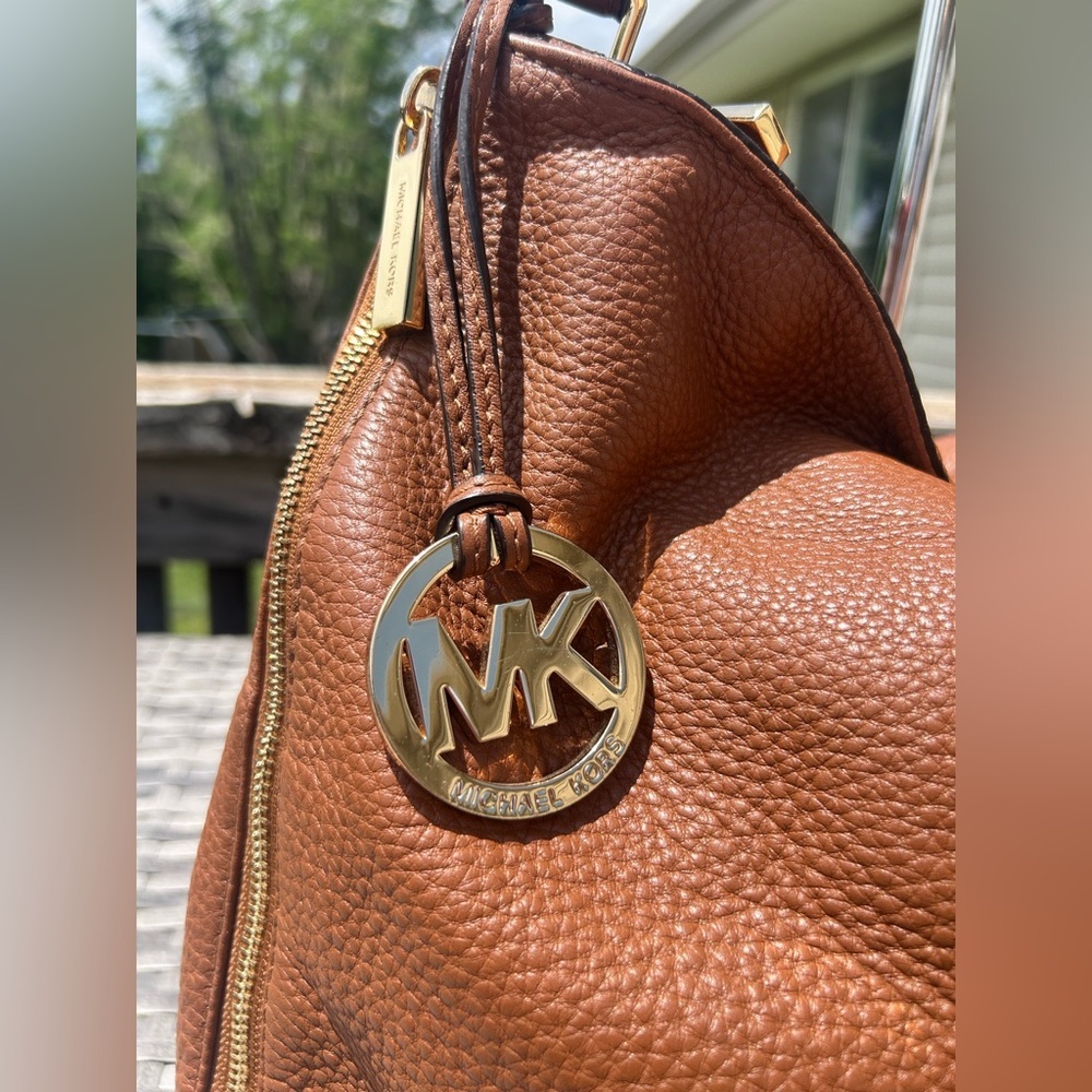 Michael Kors Aria Large Brown Pebbled Leather Shoulder Bag w/ MK Dustbag EUC!​ - Picture 4 of 13